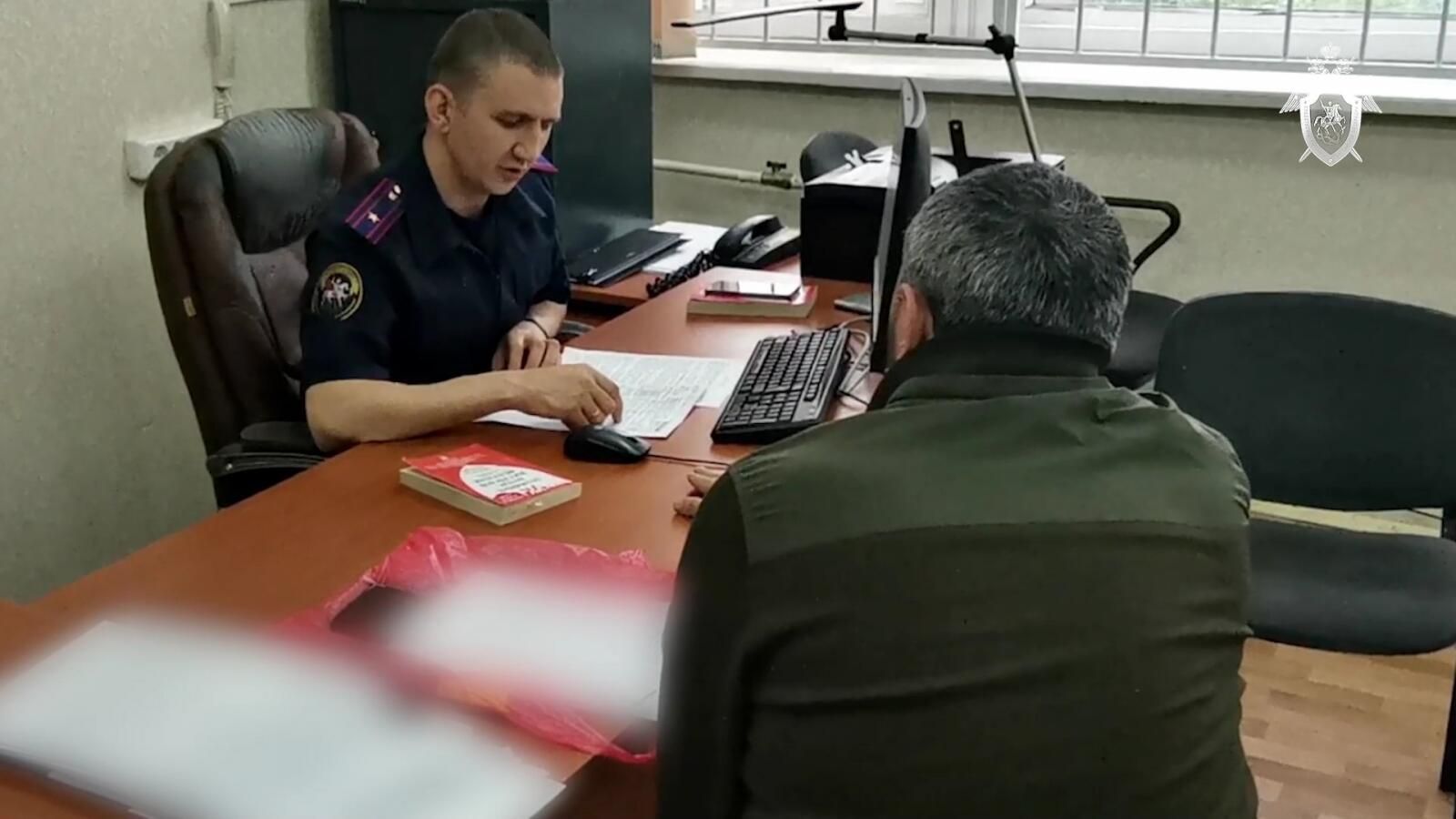 Следователь допрашивает владельца кафе Шаурму хочу в Братске Следователь допрашивает владельца кафе Шаурму хочу в Братске - РИА Новости, 1920, 23.06.2023
