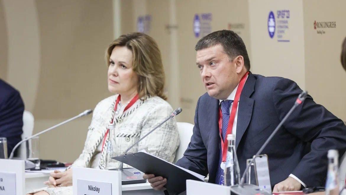 Заместитель Председателя Совета Федерации Федерального Собрания РФ Николай Журавлев на ПМЭФ-2023 - РИА Новости, 1920, 15.06.2023