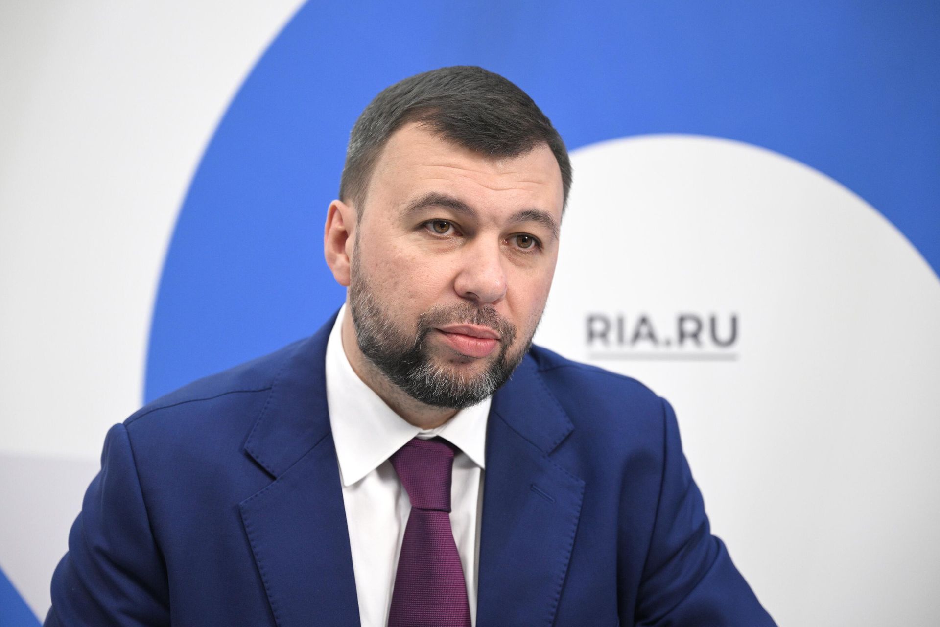 Временно исполняющий обязанности главы Донецкой Народной Республики Денис Пушилин на ПМЭФ-2023 у стенда РИА Новости Временно исполняющий обязанности главы Донецкой Народной Республики Денис Пушилин на ПМЭФ-2023 у стенда РИА Новости - РИА Новости, 1920, 11.09.2023