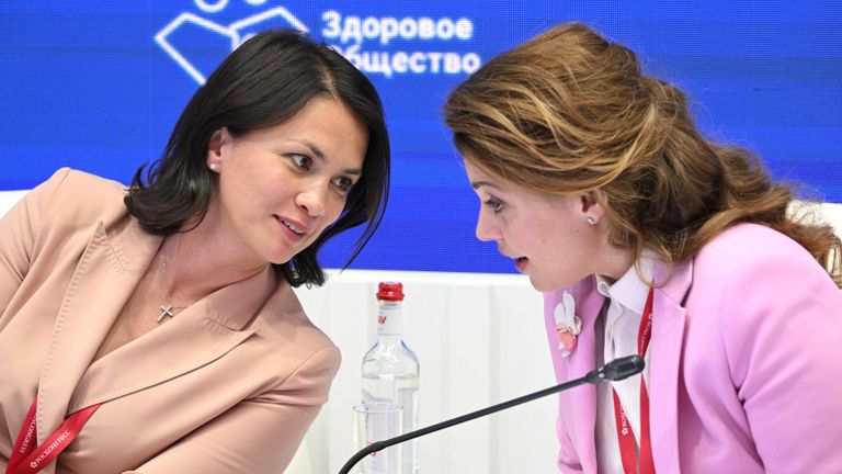 Наталья Кравченко, Директор по стратегическому развитию, Кружковое движение Национальной технологической инициативы; председатель комиссии, Общественная палата Российской Федерации и Каринэ Хабирова, Председатель попечительского совета, благотворительный фонд Территория счастья Наталья Кравченко, Директор по стратегическому развитию, Кружковое движение Национальной технологической инициативы; председатель комиссии, Общественная палата Российской Федерации и Каринэ Хабирова, Председатель попечительского совета, благотворительный фонд Территория счастья