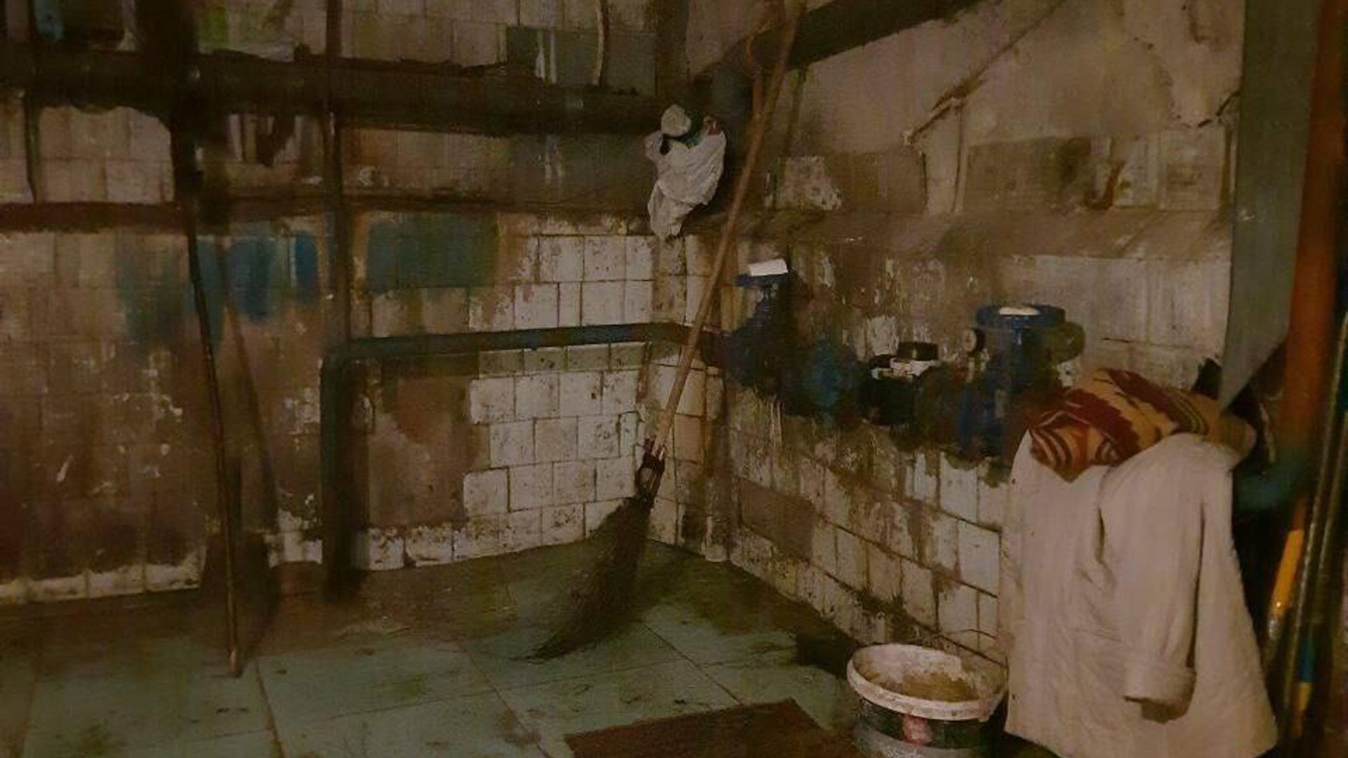 Фото грязного бомбоубежища, размещенное в украинских СМИ Фото грязного бомбоубежища, размещенное в украинских СМИ - РИА Новости, 1920, 16.06.2023