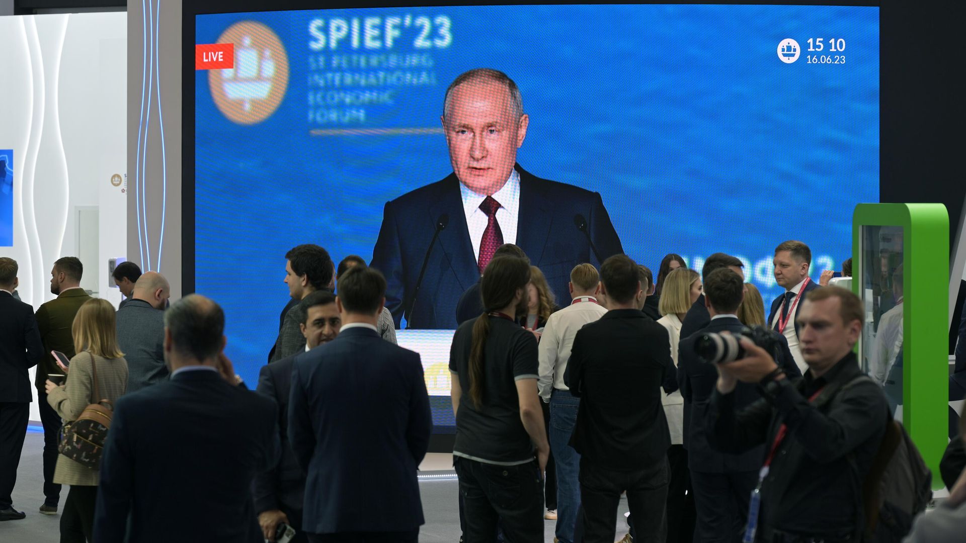 Трансляция выступления президента РФ В. Путина на пленарном заседании в конгрессно-выставочном центре Экспофорум Трансляция выступления президента РФ В. Путина на пленарном заседании в конгрессно-выставочном центре Экспофорум - РИА Новости, 1920, 16.06.2023