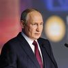 Президент РФ Владимир Путин выступает на пленарном заседании Петербургского международного экономического форума Президент РФ Владимир Путин выступает на пленарном заседании Петербургского международного экономического форума