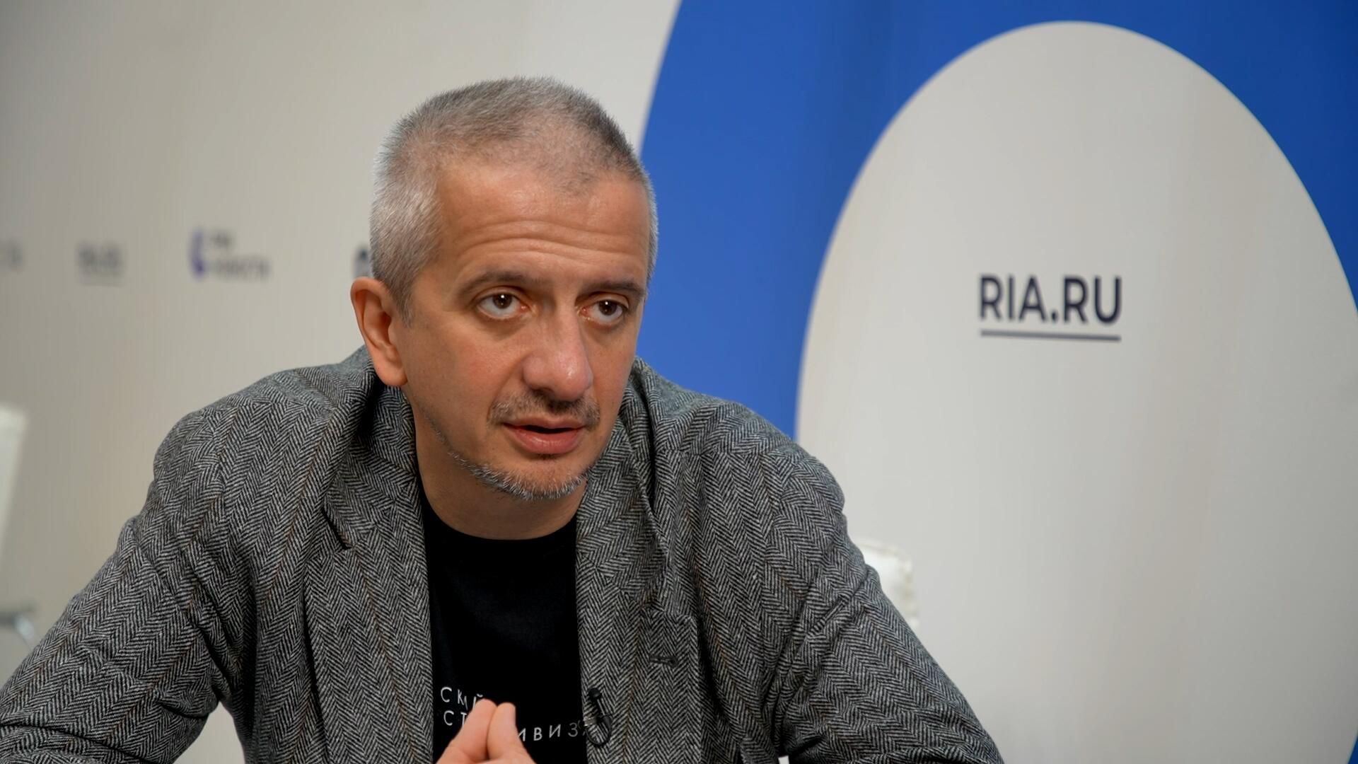 Надо дать им возможность возвращаться – Богомолов об уехавших из России деятелях культуры Надо дать им возможность возвращаться – Богомолов об уехавших из России деятелях культуры - РИА Новости, 1920, 17.06.2023