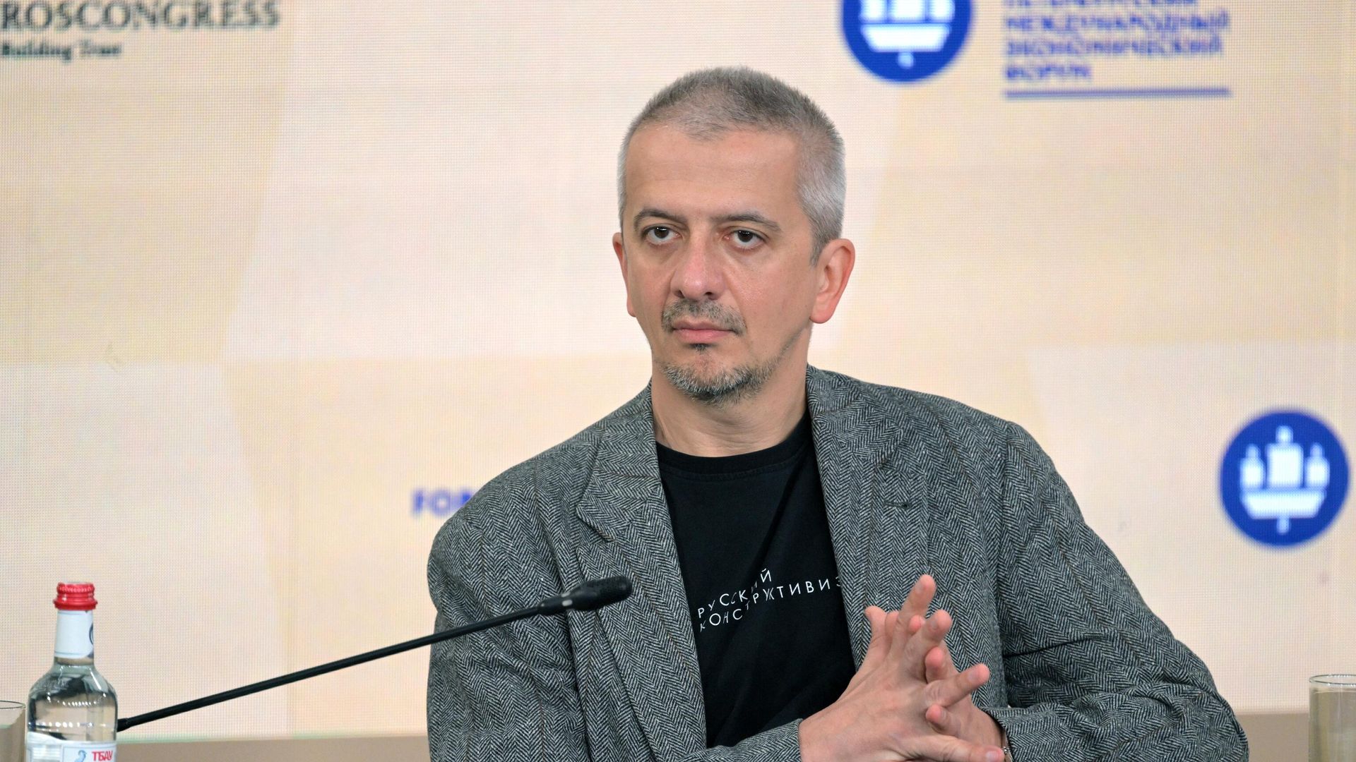 Режиссер Константин Богомолов на ПМЭФ-2023 Режиссер Константин Богомолов на ПМЭФ-2023 - РИА Новости, 1920, 17.06.2023