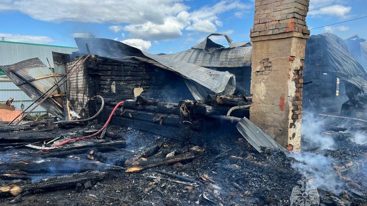 Пожар в частном доме в Тукаевском МР в Татарстане Пожар в частном доме в Тукаевском МР в Татарстане - РИА Новости, 1920, 19.06.2023