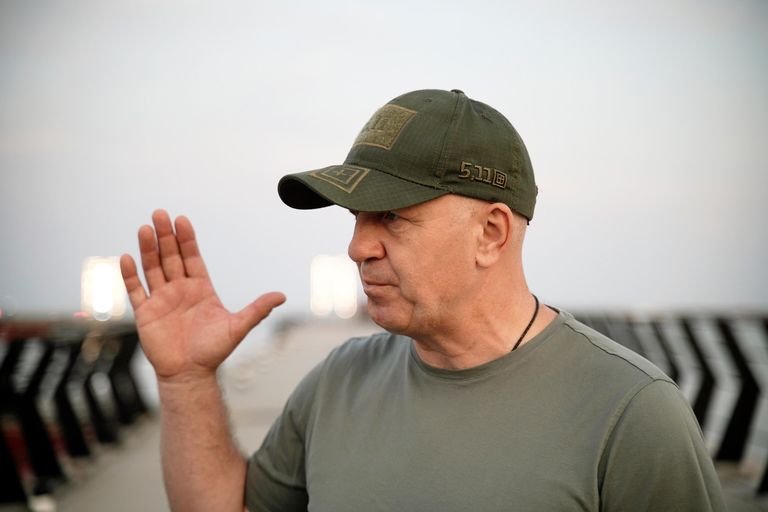 Глава администрации города Мариуполь Олег Моргун на празднике выпускников Алые паруса в Мариуполе Глава администрации города Мариуполь Олег Моргун на празднике выпускников Алые паруса в Мариуполе