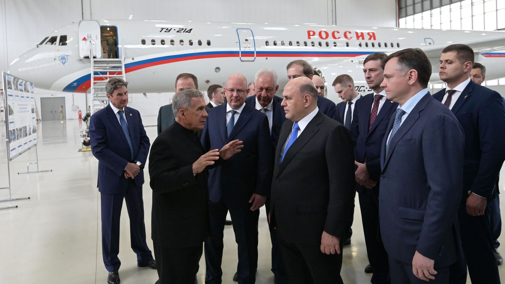 Михаил Мишустин во время посещения Казанского авиационного завода имени С. П. Горбунова Михаил Мишустин во время посещения Казанского авиационного завода имени С. П. Горбунова - РИА Новости, 1920, 22.06.2023