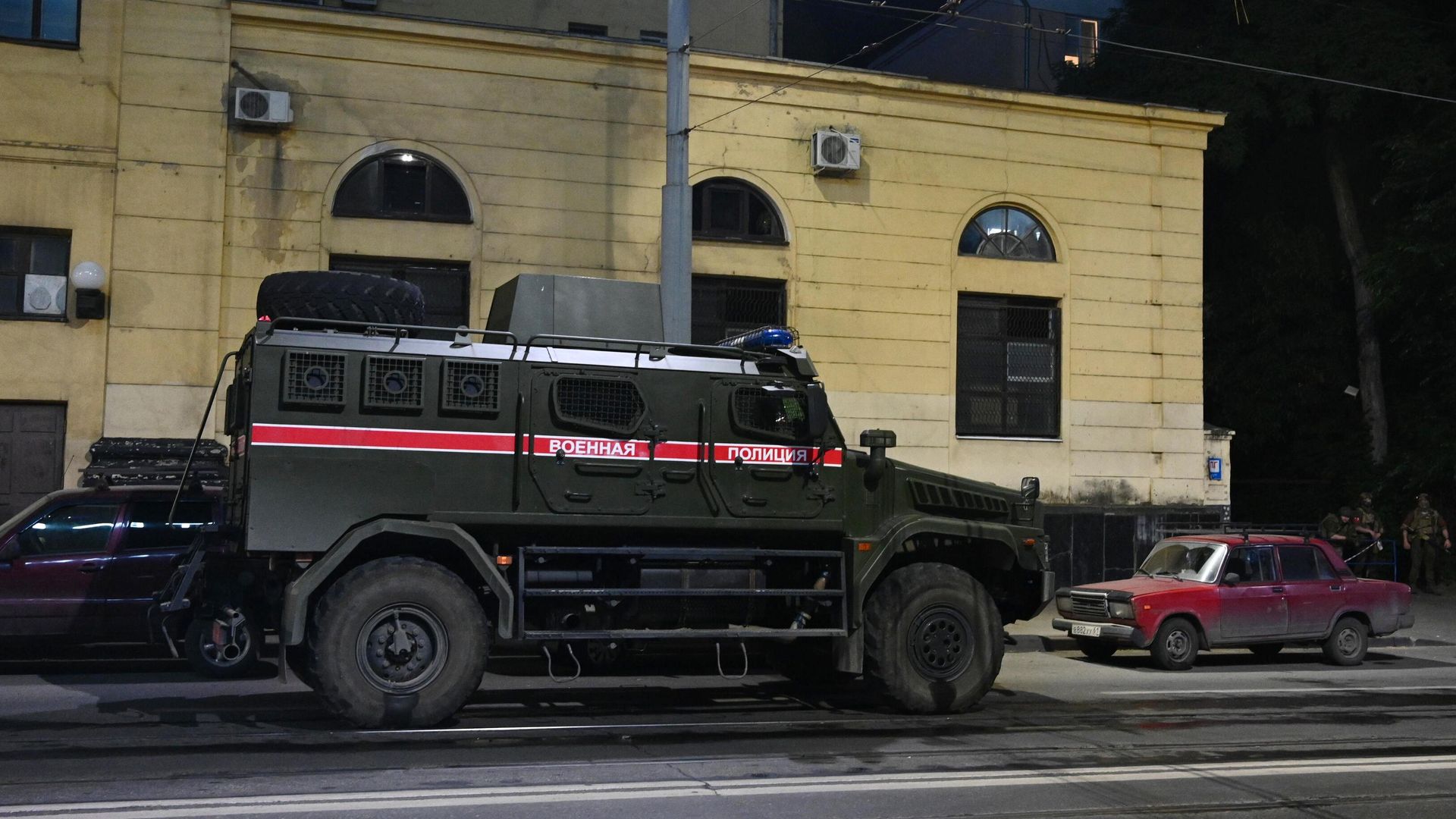Бронемашина военной полиции на улице Ростова-на-Дону Бронемашина военной полиции на улице Ростова-на-Дону - РИА Новости, 1920, 24.06.2023