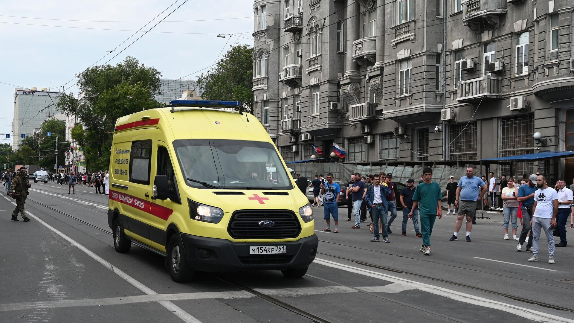 Машина скорой помощи на улице Ростова-на-Дону Машина скорой помощи на улице Ростова-на-Дону - РИА Новости, 1920, 25.06.2023