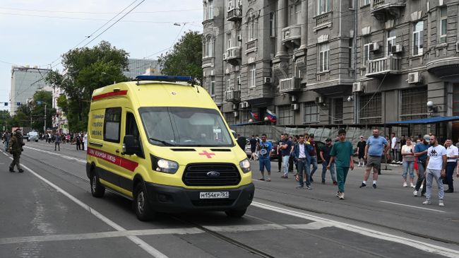 Машина скорой помощи на улице Ростова-на-Дону
