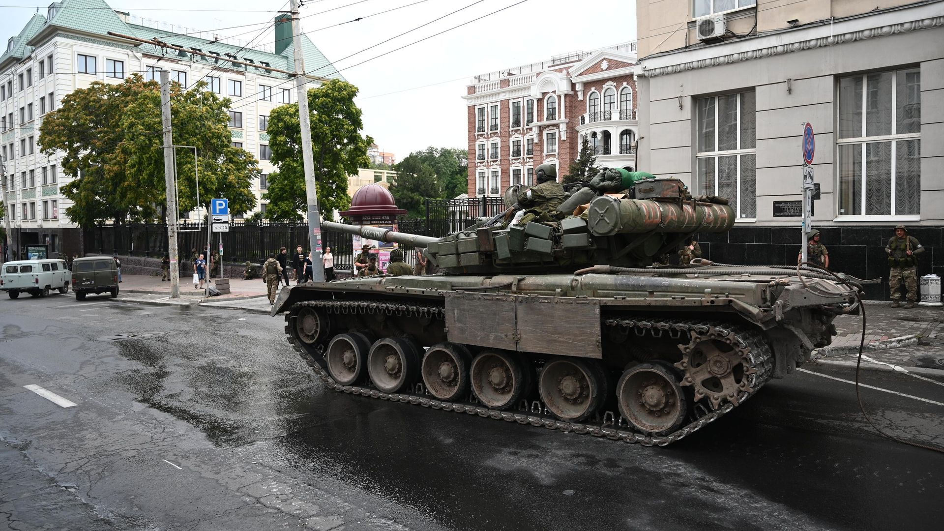 Танк ЧВК Вагнер на улице Ростова-на-Дону Танк ЧВК Вагнер на улице Ростова-на-Дону - РИА Новости, 1920, 29.06.2023