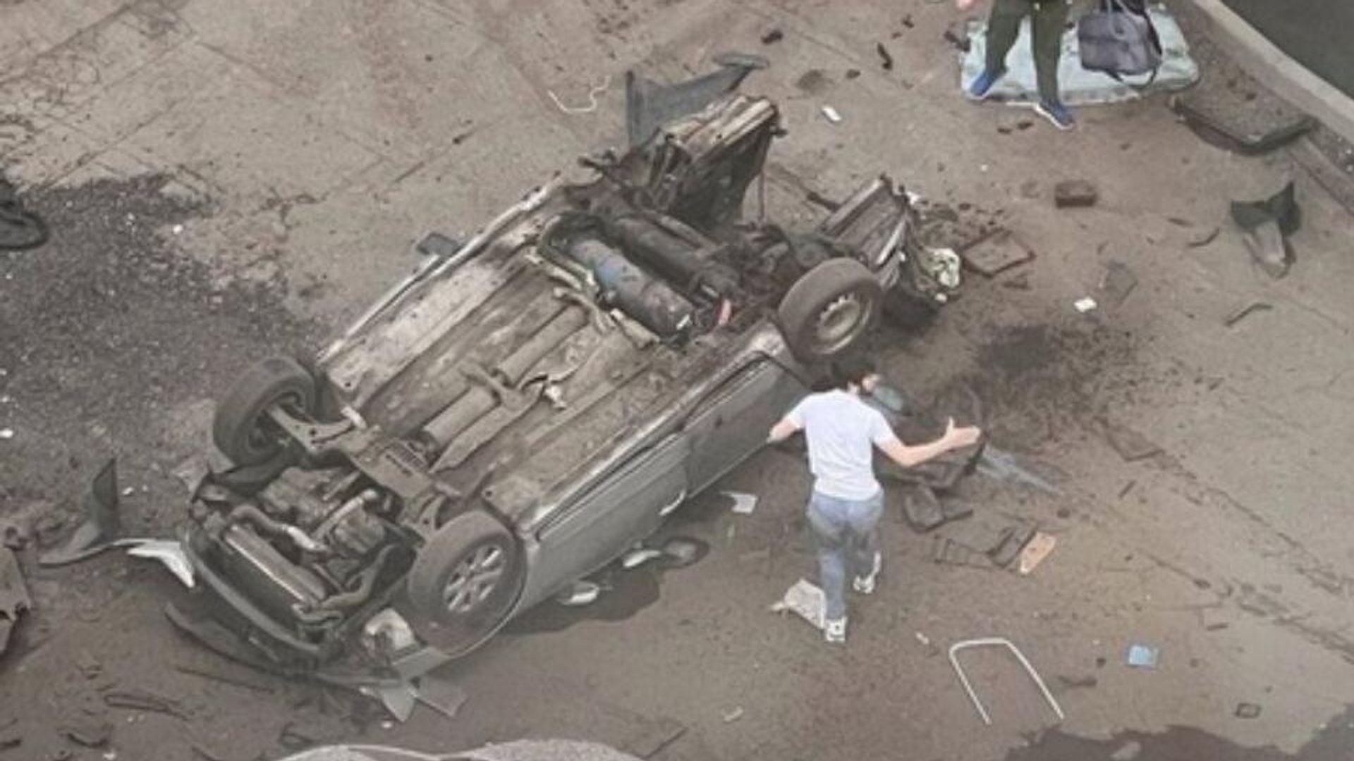 Машина взорвалась в Москве на Фестивальной улице Машина взорвалась в Москве на Фестивальной улице - РИА Новости, 1920, 25.06.2023