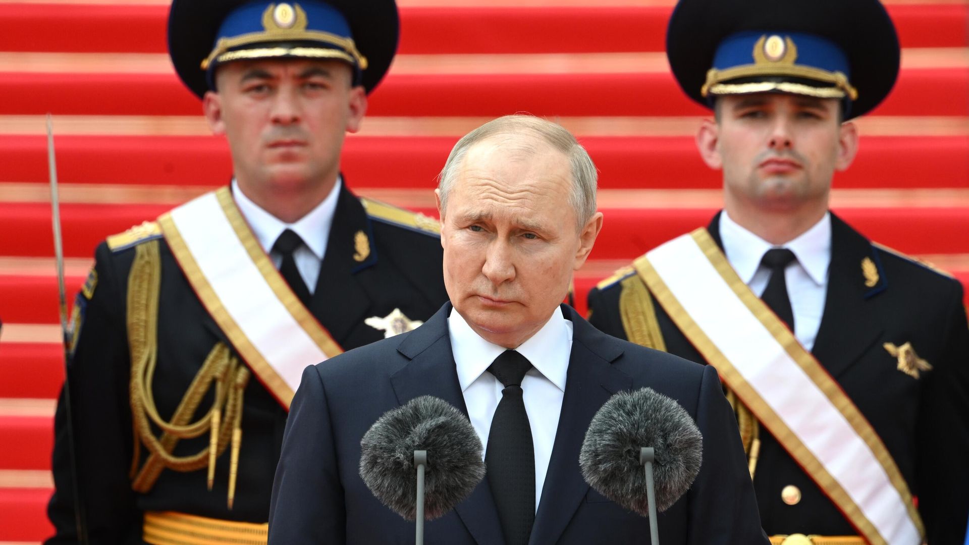 Президент РФ Владимир Путин во время обращения к подразделениям Минобороны, Росгвардии, МВД, ФСБ и ФСО Президент РФ Владимир Путин во время обращения к подразделениям Минобороны, Росгвардии, МВД, ФСБ и ФСО - РИА Новости, 1920, 27.06.2023