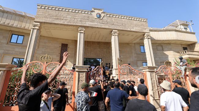 Протестующие у здания посольства Швеции в Багдаде. 29 июня 2023