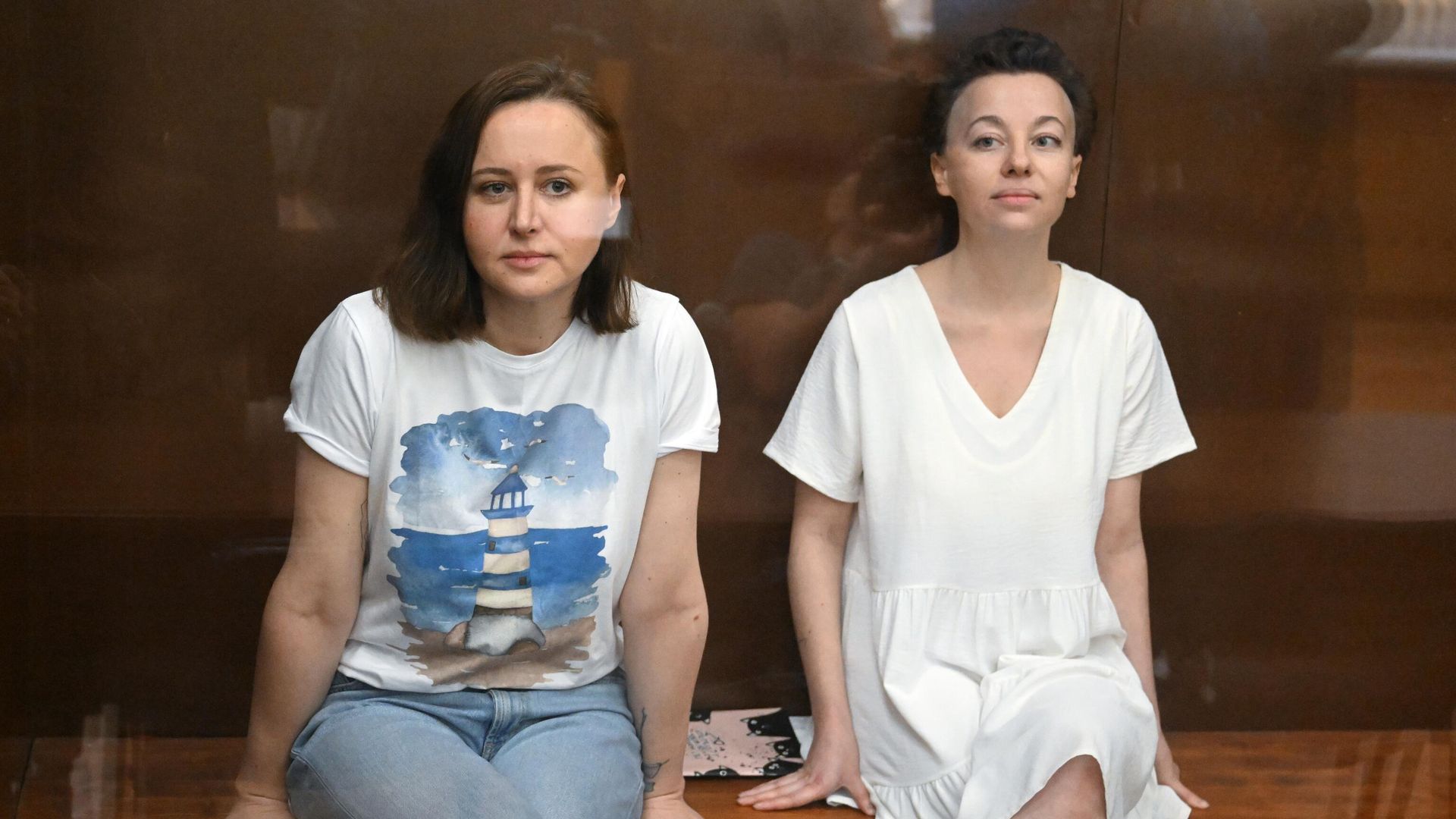 Драматург Светлана Петрийчук и режиссер Евгения Беркович в Хамовническом суде Москвы Драматург Светлана Петрийчук и режиссер Евгения Беркович в Хамовническом суде Москвы - РИА Новости, 1920, 30.06.2023