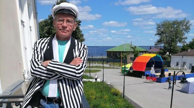 Сотрудник в Музее сатиры и юмора им. Остапа Бендера Александр Фирсов Сотрудник в Музее сатиры и юмора им. Остапа Бендера Александр Фирсов