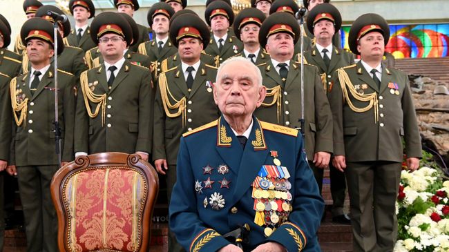  Генерал-полковник Борис Уткин