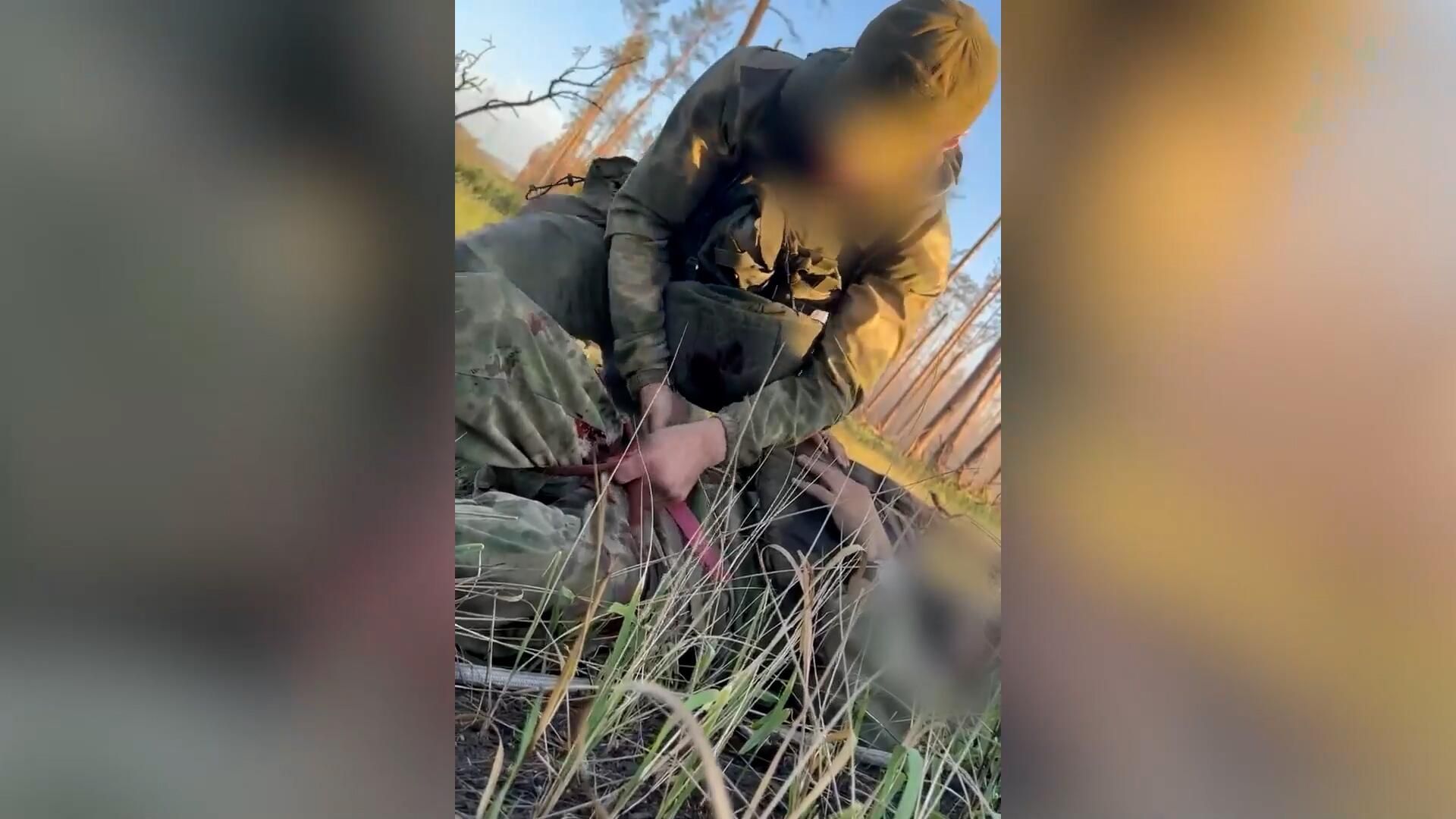 Терпи, терпи, братик. Спасение командира, раненного во время боя под Кременной - РИА Новости, 1920, 01.07.2023