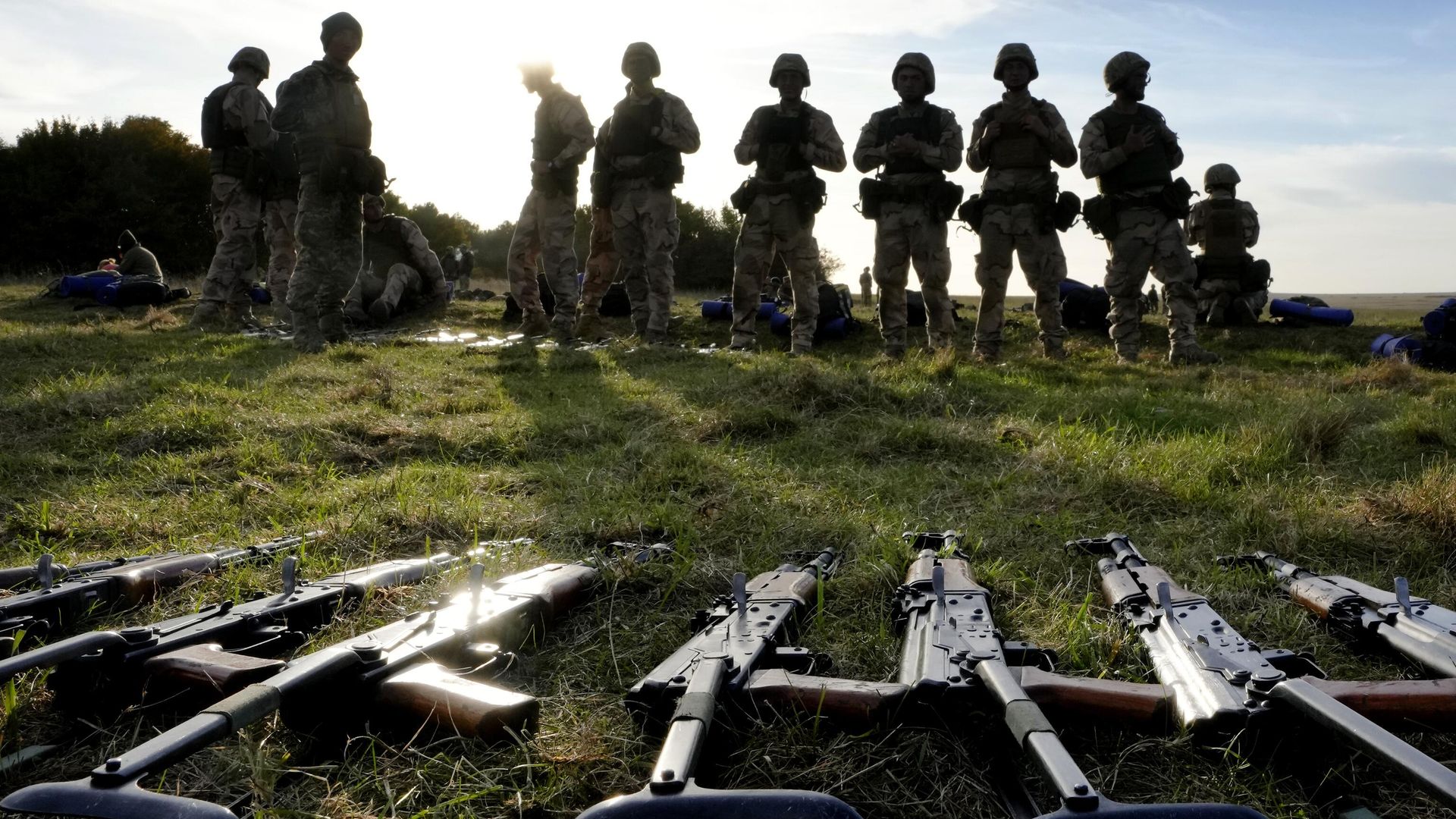 Украинские военнослужащие во время тренировки на военной базе Украинские военнослужащие во время тренировки на военной базе - РИА Новости, 1920, 17.07.2023