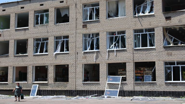 Разрушения в средней школе № 8 в результате обстрела ВСУ города Макеевки Разрушения в средней школе № 8 в результате обстрела ВСУ города Макеевки