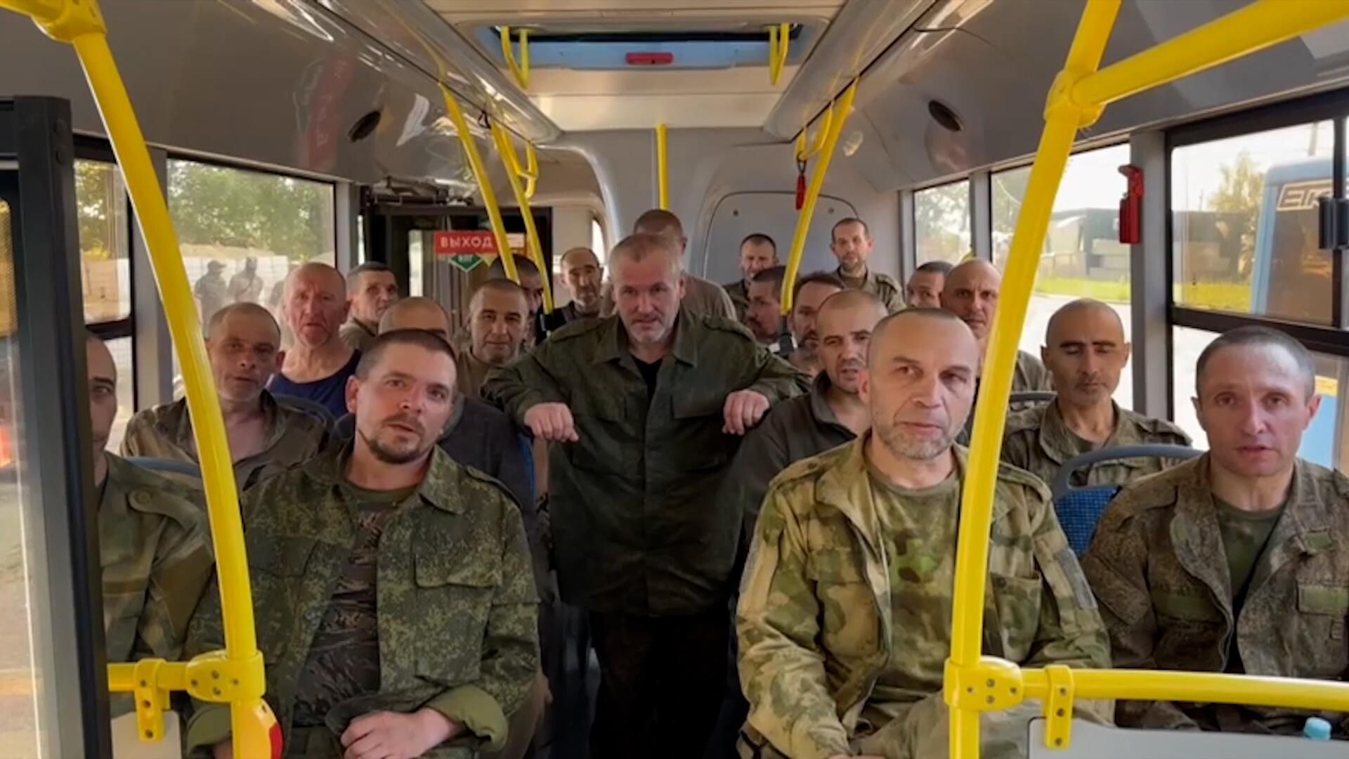 Возвращение российских военных из украинского плена Возвращение российских военных из украинского плена - РИА Новости, 1920, 06.07.2023