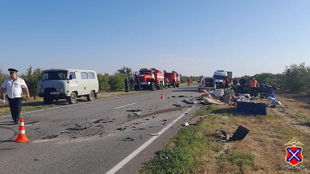 На месте ДТП в Быковском районе Волгоградской области На месте ДТП в Быковском районе Волгоградской области - РИА Новости, 1920, 07.07.2023