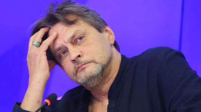 Народный артист России Александр Домогаров во время творческой встречи в Международном мультимедийном пресс-центре Россия сегодня Народный артист России Александр Домогаров во время творческой встречи в Международном мультимедийном пресс-центре Россия сегодня