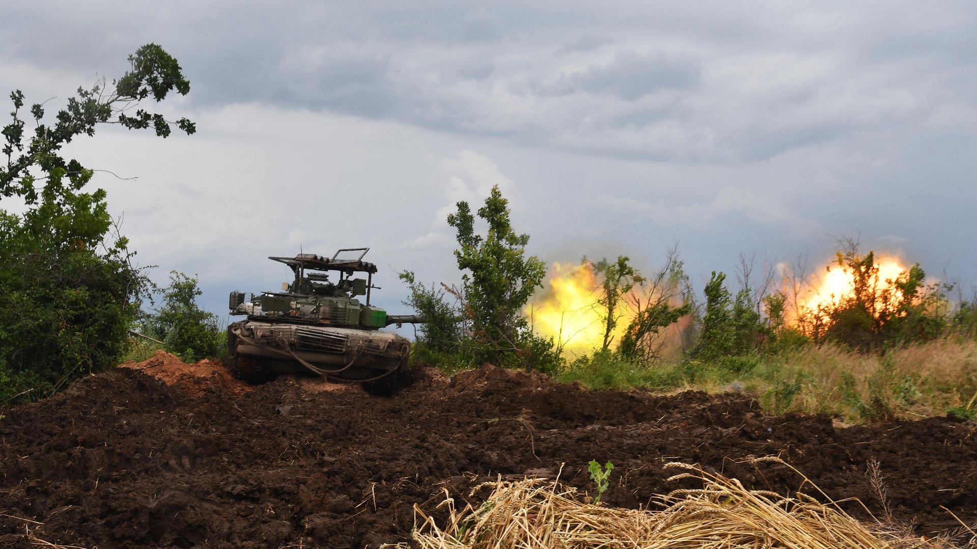 Танк Т-80 военнослужащих ВС РФ Танк Т-80 военнослужащих ВС РФ - РИА Новости, 1920, 16.09.2023