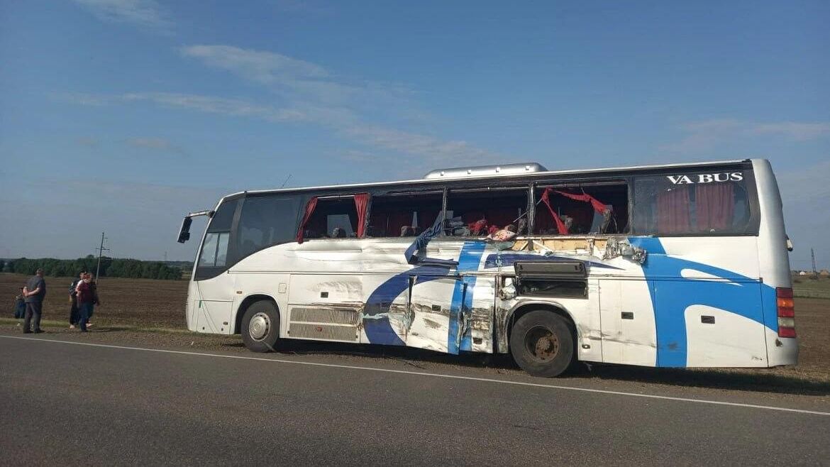 На месте ДТП с участием рейсового автобуса и зерновоза на Кубани На месте ДТП с участием рейсового автобуса и зерновоза на Кубани - РИА Новости, 1920, 15.07.2023
