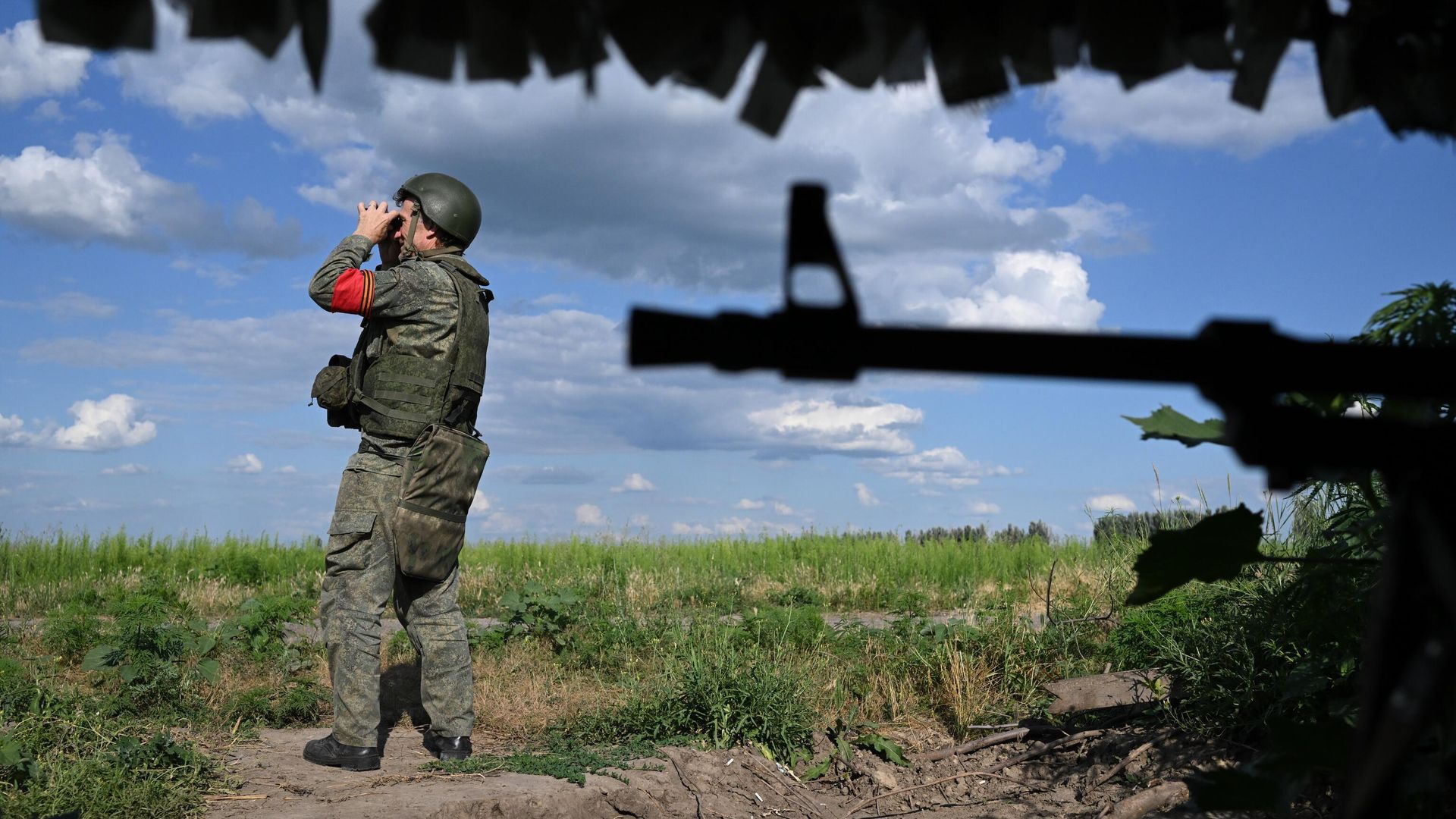 Военнослужащий в зоне проведения спецоперации Военнослужащий в зоне проведения спецоперации - РИА Новости, 1920, 26.07.2023