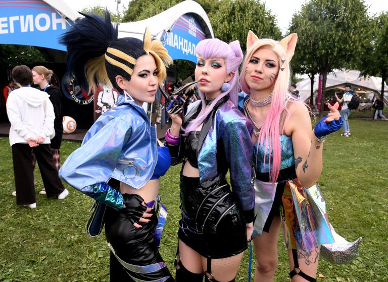 Косплееры на фестивале VK FEST 2023 в Центральном парке культуры и отдыха имени Горького в Москве Косплееры на фестивале VK FEST 2023 в Центральном парке культуры и отдыха имени Горького в Москве