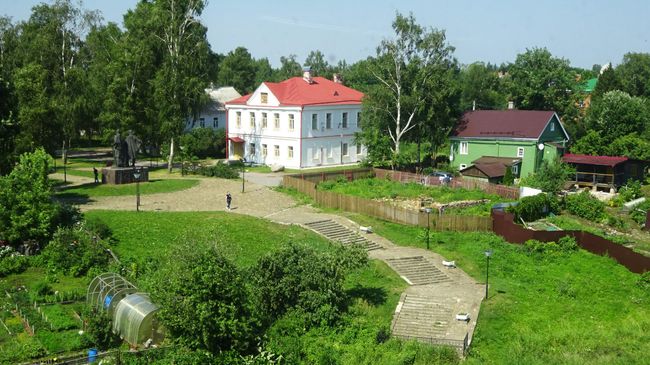 Вид на Варяжскую улицу и дом купца Калязина