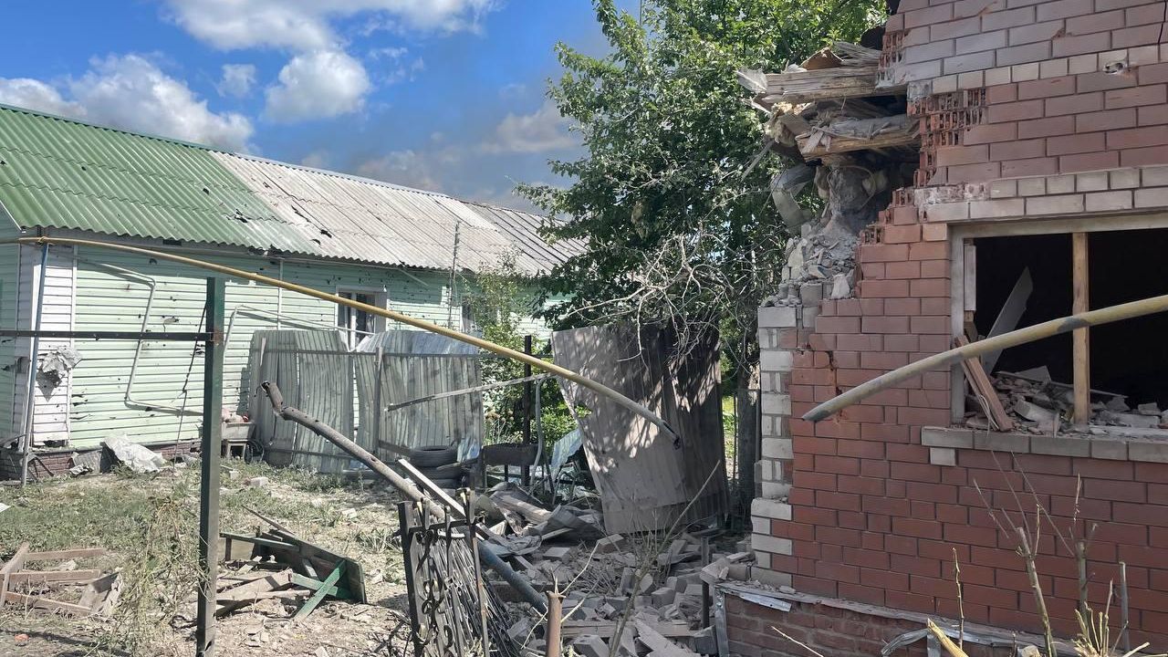 Последствия обстрела населенного пункта Суджа в Курской области Последствия обстрела населенного пункта Суджа в Курской области - РИА Новости, 1920, 24.08.2024