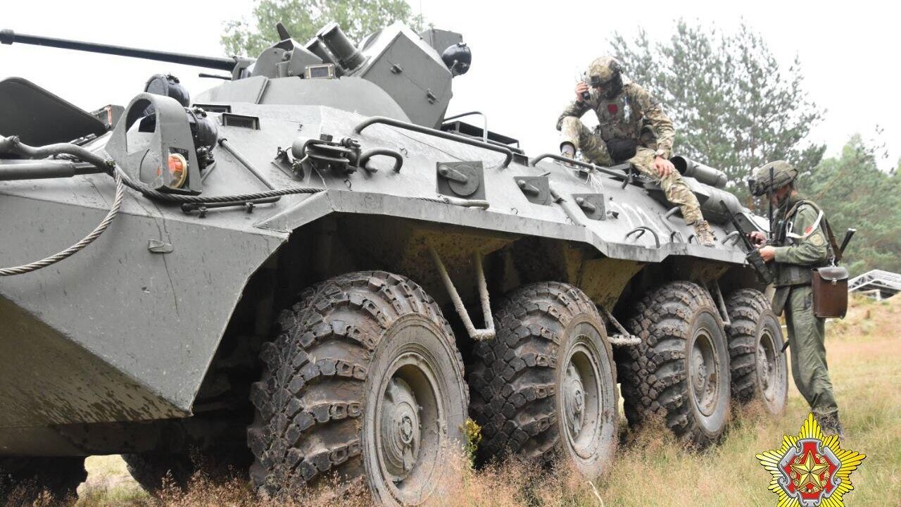 Совместные тренировки белорусских военнослужащих с бойцами группы Вагнер Совместные тренировки белорусских военнослужащих с бойцами группы Вагнер - РИА Новости, 1920, 16.08.2023