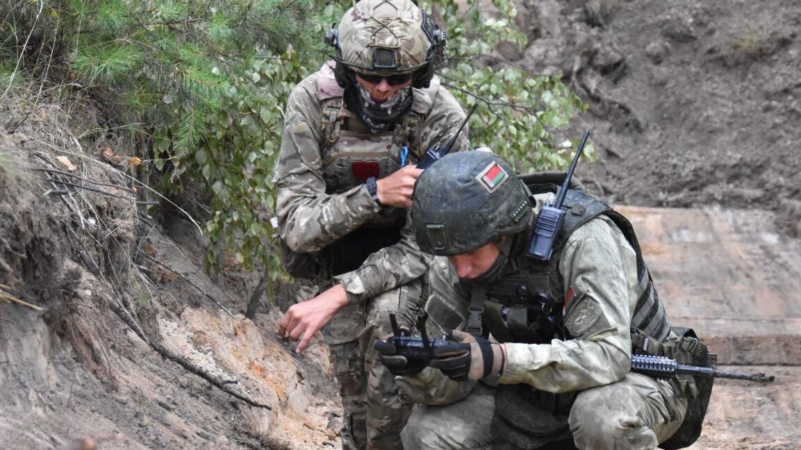 Совместные тренировки белорусских военнослужащих с бойцами группы Вагнер Совместные тренировки белорусских военнослужащих с бойцами группы Вагнер - РИА Новости, 1920, 23.06.2024