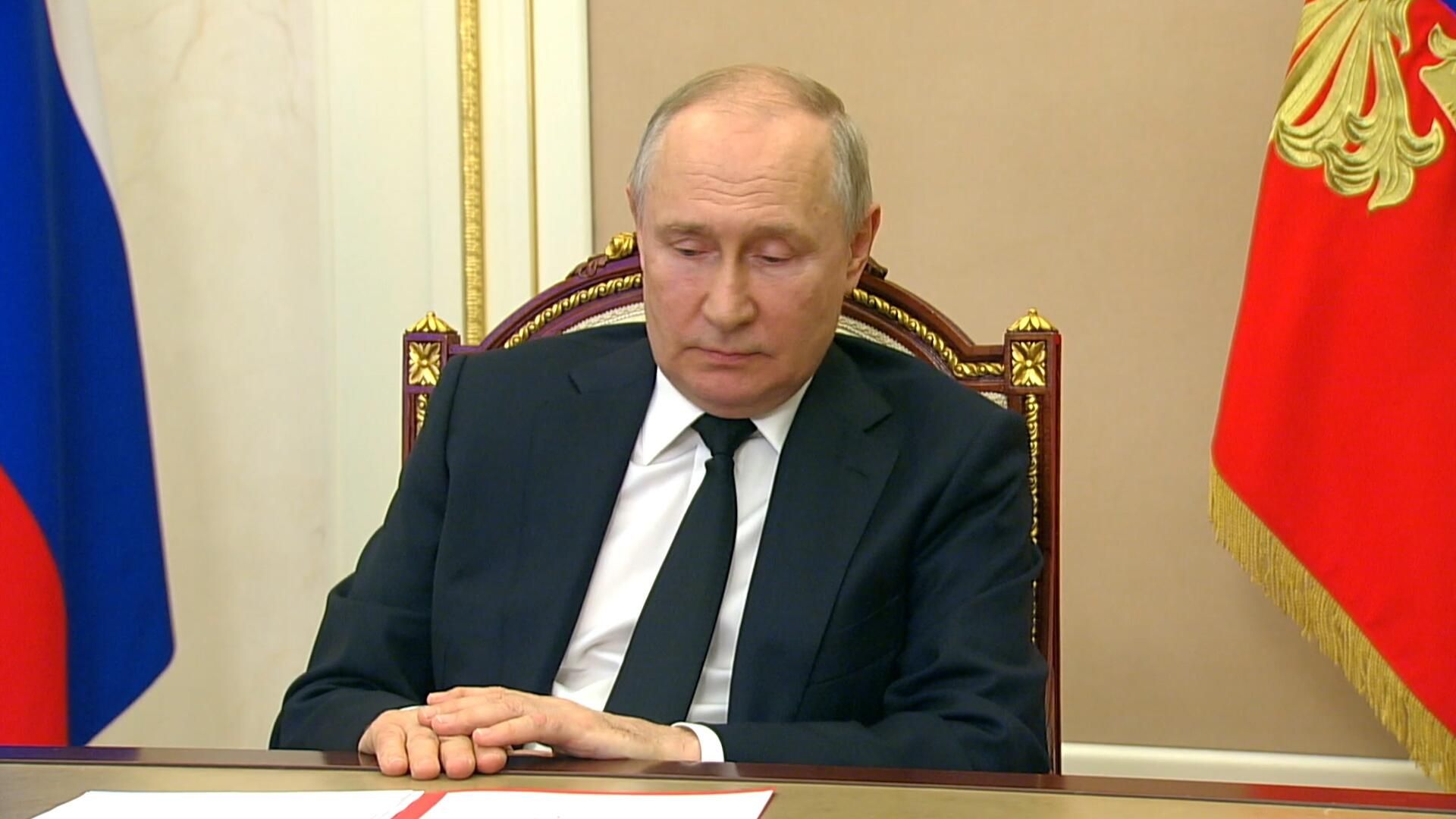 Путин: Украинского пушечного мяса Западу не хватает, в ход планируют пустить поляков, литовцев Путин: Украинского пушечного мяса Западу не хватает, в ход планируют пустить поляков, литовцев - РИА Новости, 1920, 21.07.2023