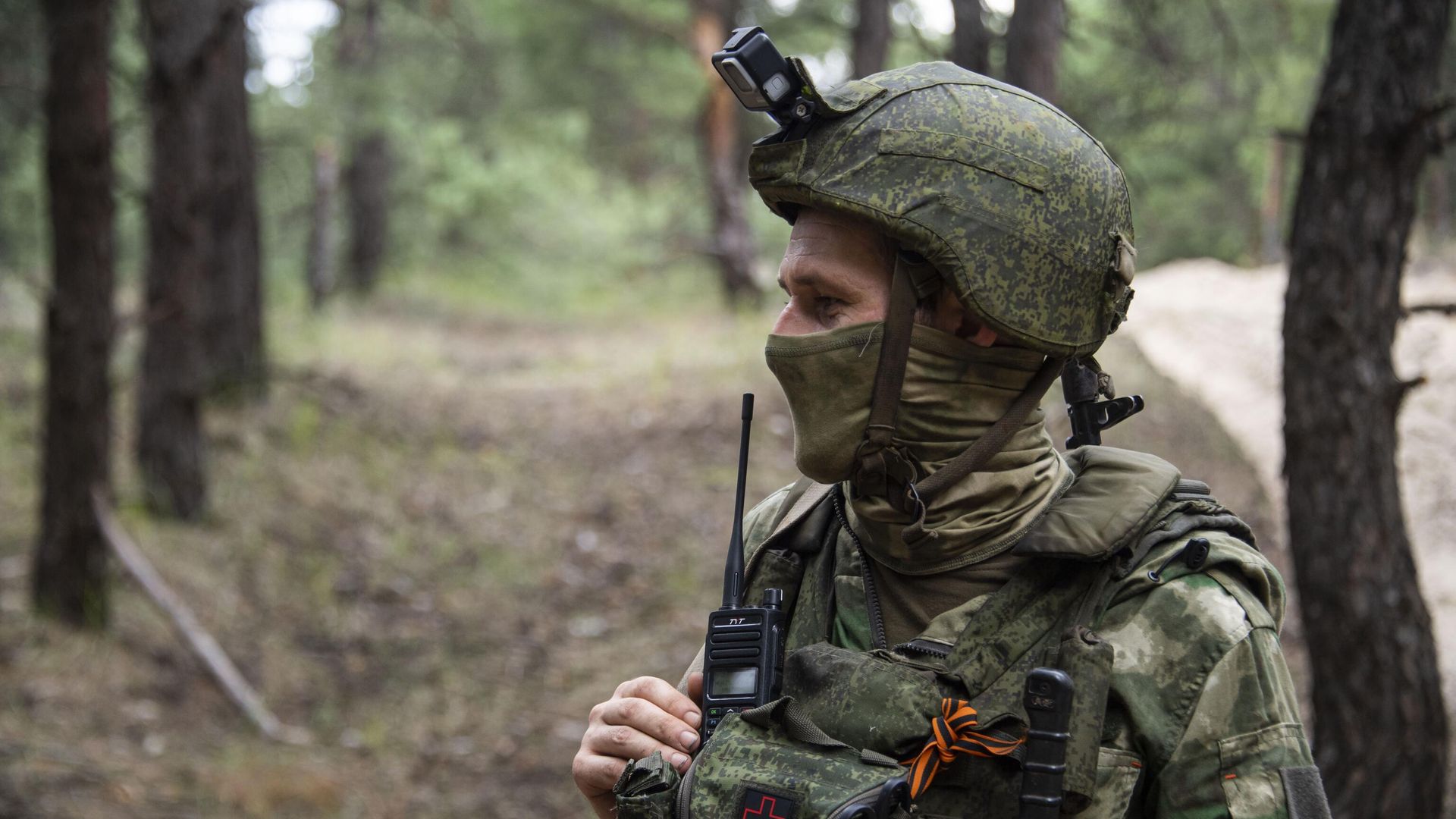 Военнослужащий артиллерийского расчета реактивной системы залпового огня (РСЗО) Военнослужащий артиллерийского расчета реактивной системы залпового огня (РСЗО) - РИА Новости, 1920, 11.08.2023