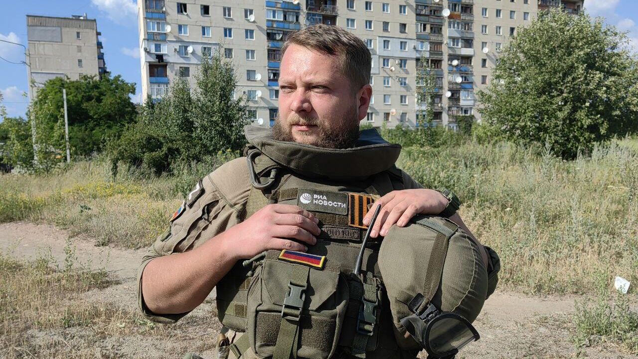 Военный корреспондент РИА Новости Ростислав Журавлев Военный корреспондент РИА Новости Ростислав Журавлев - РИА Новости, 1920, 22.07.2023