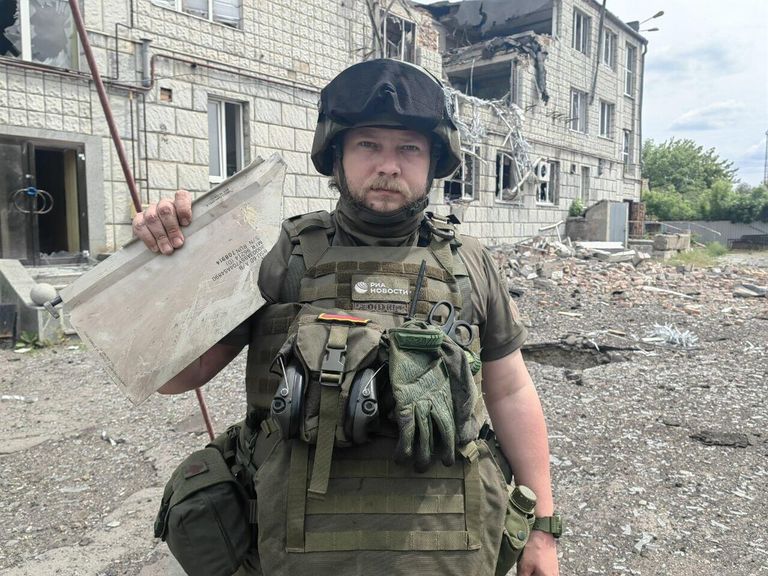 Военный корреспондент РИА Новости Ростислав Журавлев Военный корреспондент РИА Новости Ростислав Журавлев