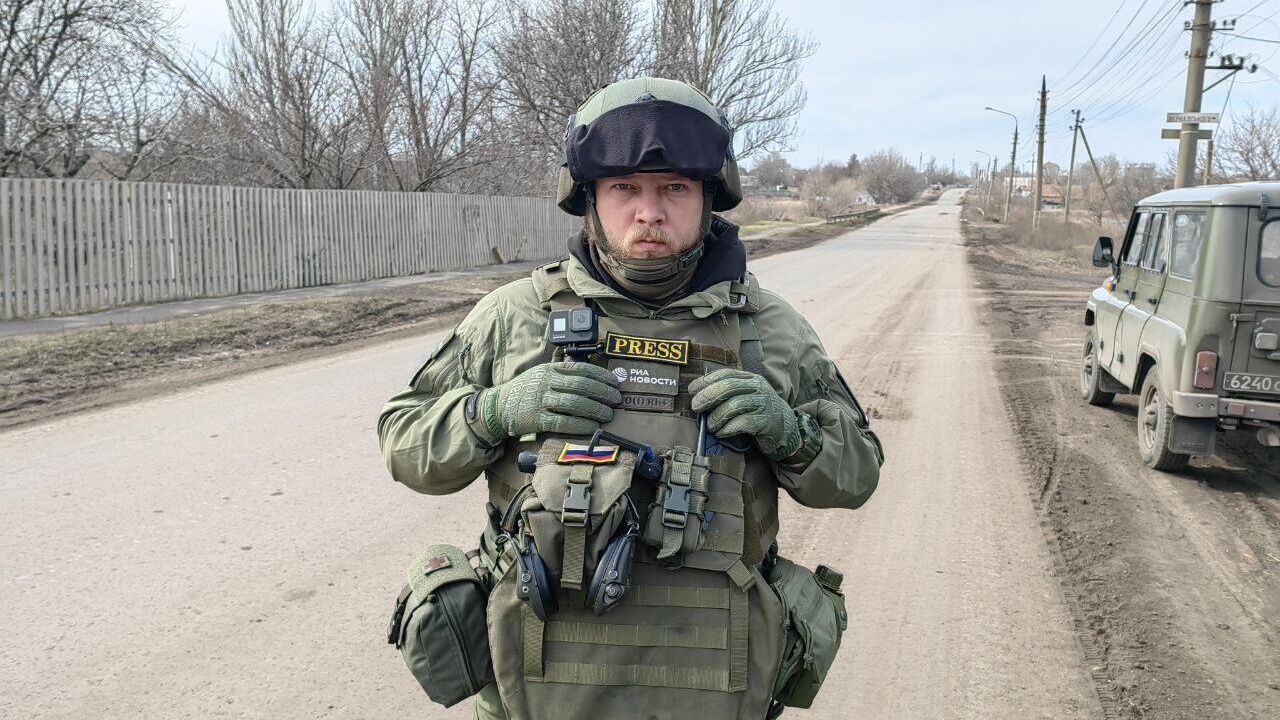 Военный корреспондент РИА Новости Ростислав Журавлев Военный корреспондент РИА Новости Ростислав Журавлев - РИА Новости, 1920, 22.07.2023