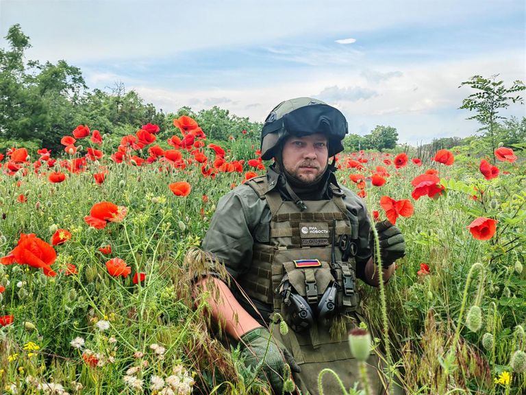 Военный корреспондент РИА Новости Ростислав Журавлев Военный корреспондент РИА Новости Ростислав Журавлев