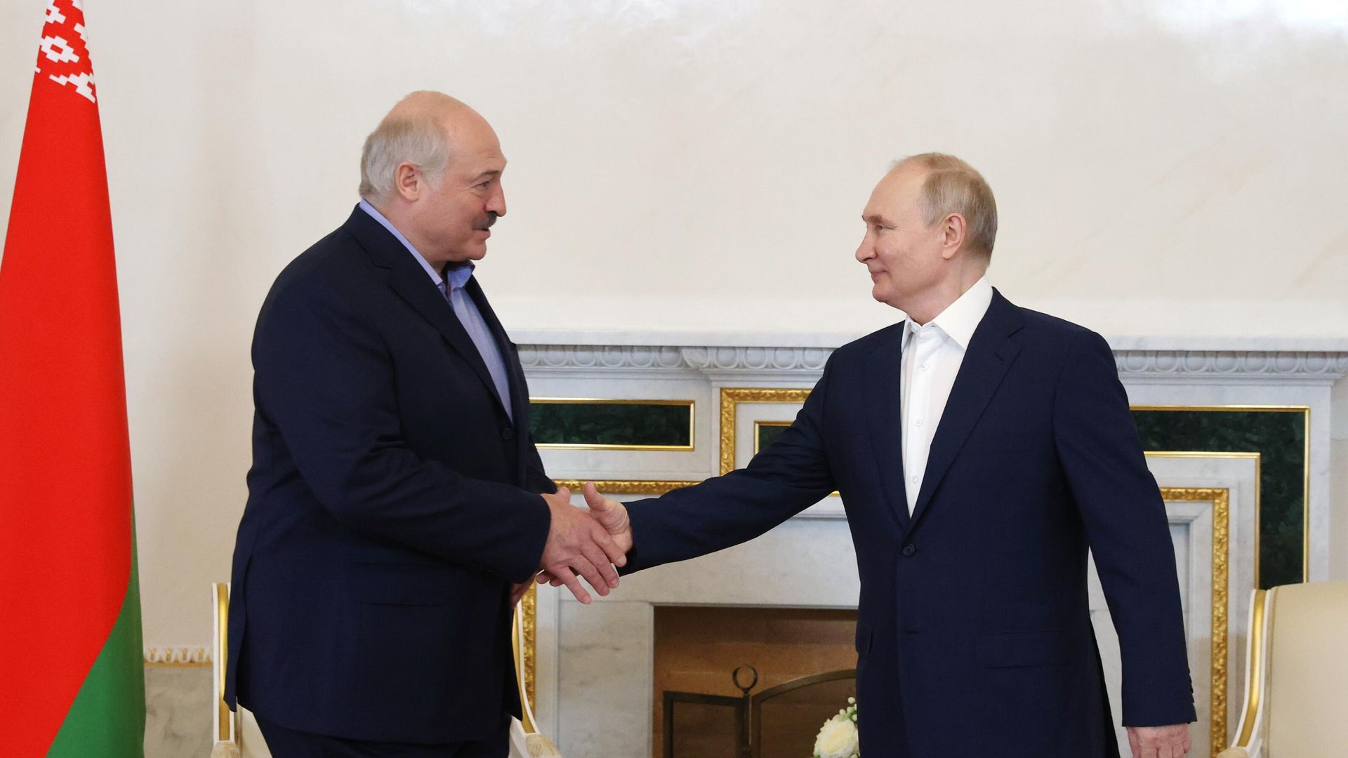 Президент РФ Владимир Путин и президент Белоруссии Александр Лукашенко во время встречи - РИА Новости, 1920, 17.08.2023
