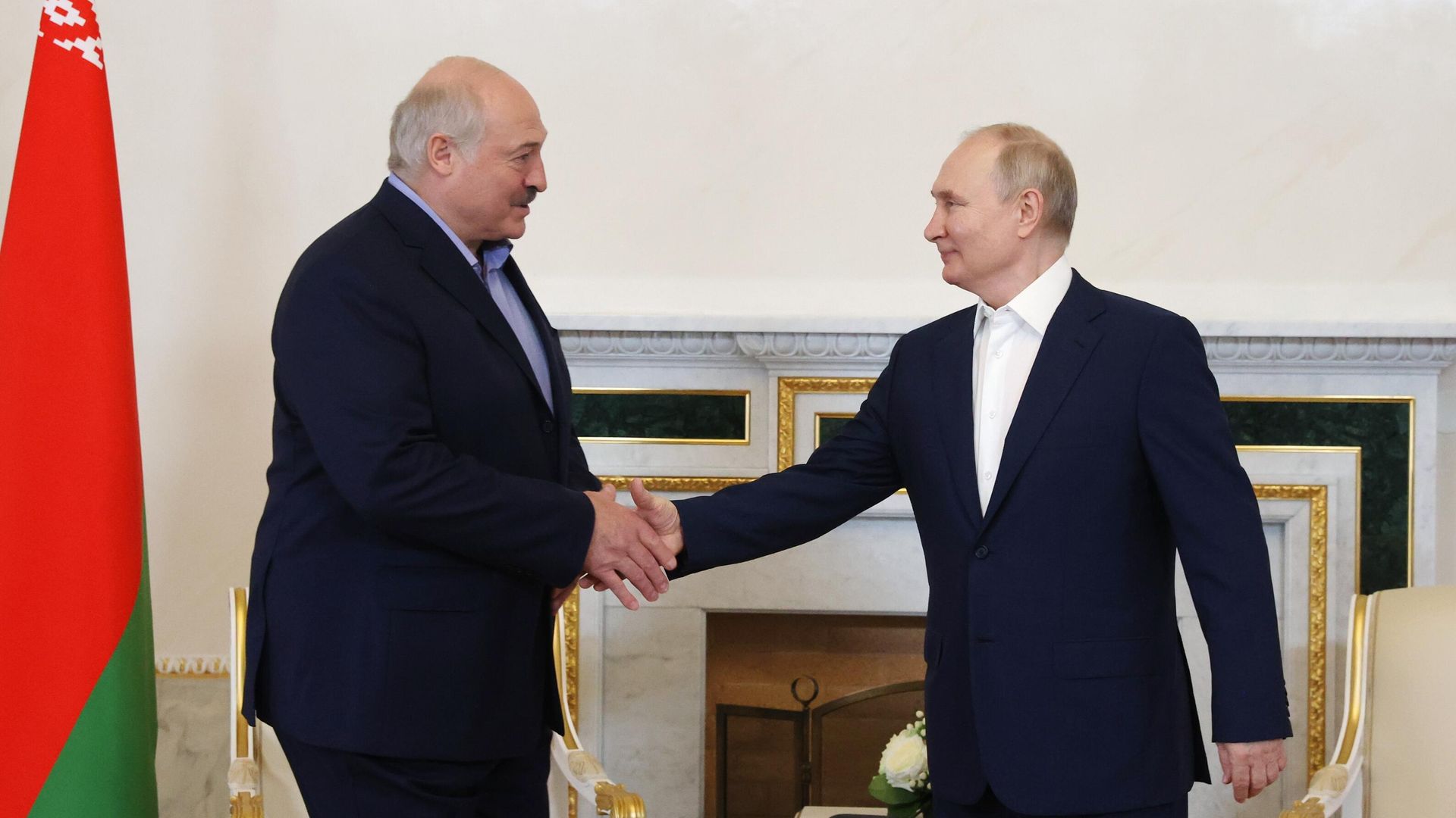Президент РФ Владимир Путин и президент Белоруссии Александр Лукашенко во время встречи Президент РФ Владимир Путин и президент Белоруссии Александр Лукашенко во время встречи - РИА Новости, 1920, 18.03.2024