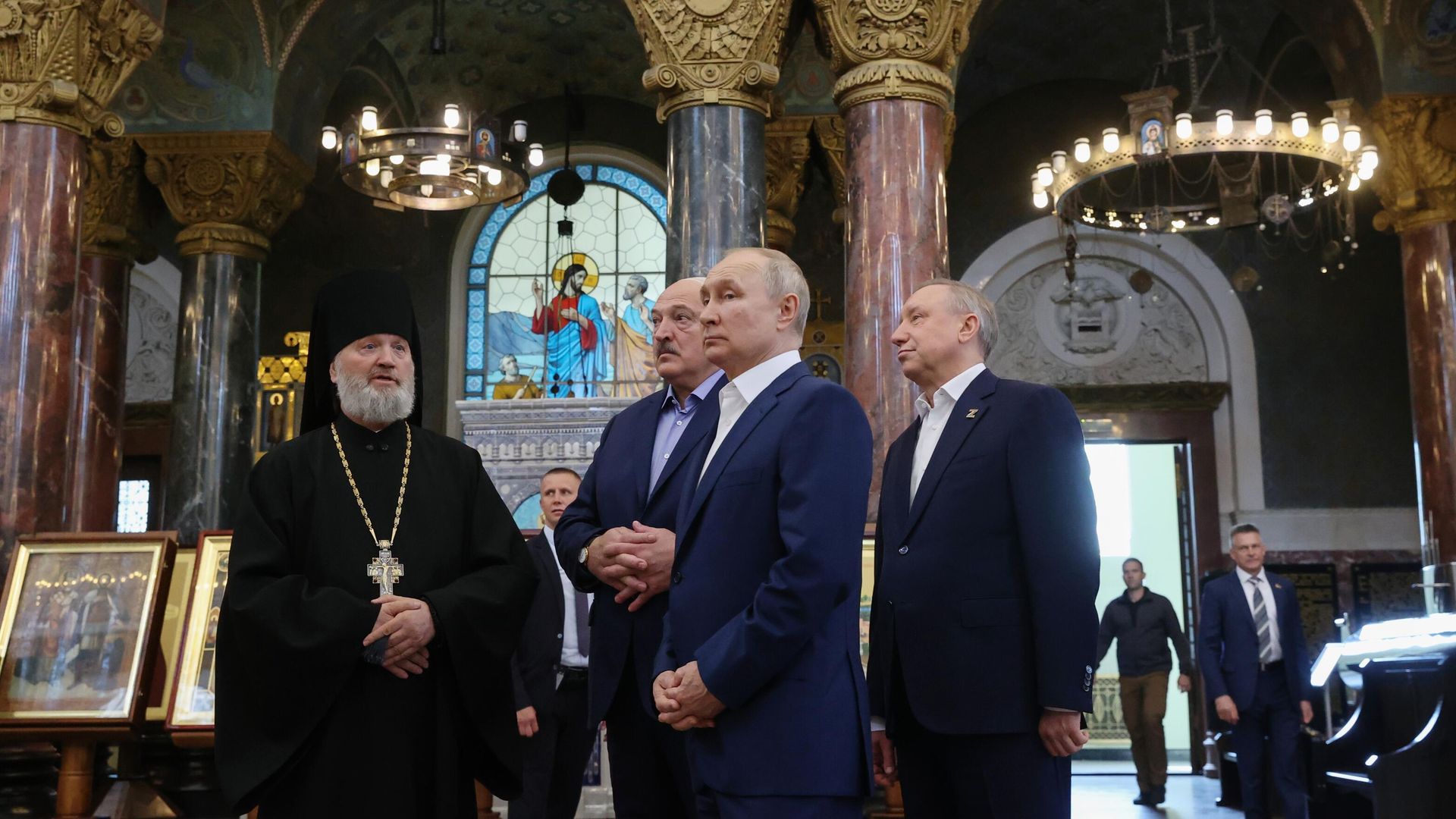 Президент РФ Владимир Путин и президент Белоруссии Александр Лукашенко в Морском Никольском соборе в Кронштадте Президент РФ Владимир Путин и президент Белоруссии Александр Лукашенко в Морском Никольском соборе в Кронштадте - РИА Новости, 1920, 23.07.2023