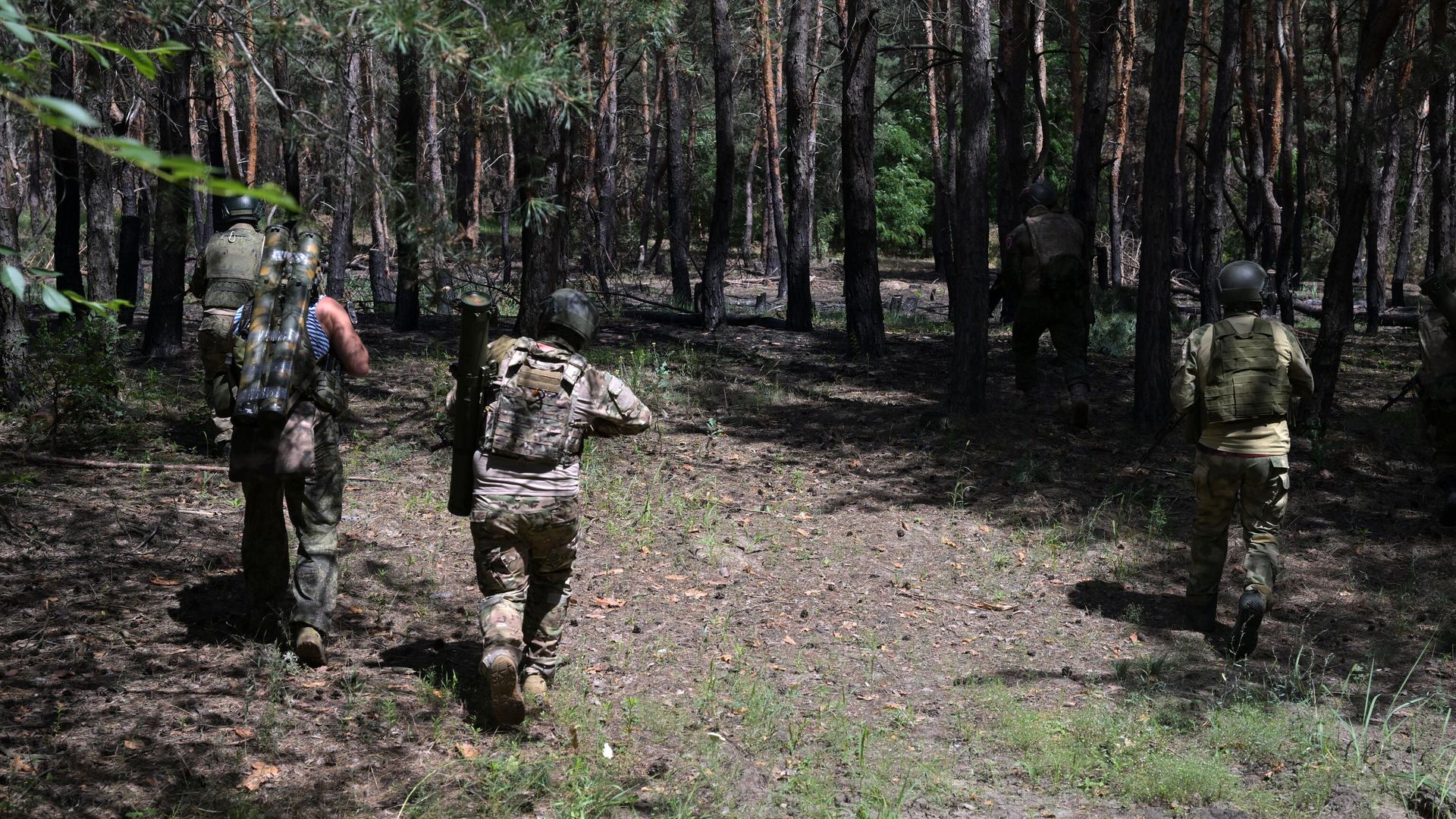 Военнослужащие огнеметного взвода уходят на выполнение боевой задачи в зоне СВО Военнослужащие огнеметного взвода уходят на выполнение боевой задачи в зоне СВО - РИА Новости, 1920, 30.07.2023