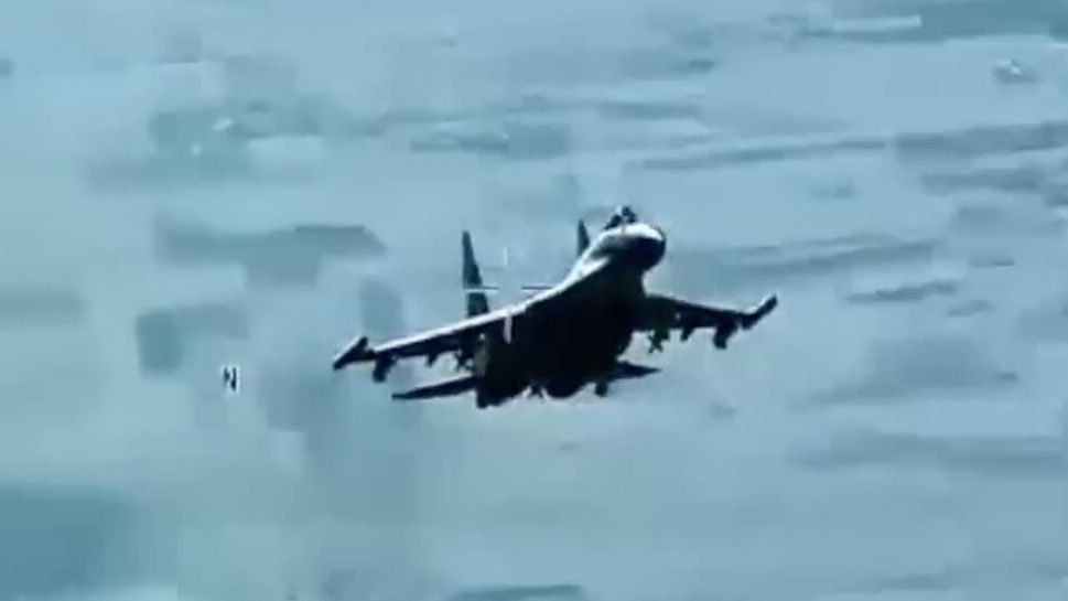 Российский истребитель Су-35С в небе над Сирией Российский истребитель Су-35С в небе над Сирией - РИА Новости, 1920, 07.08.2023