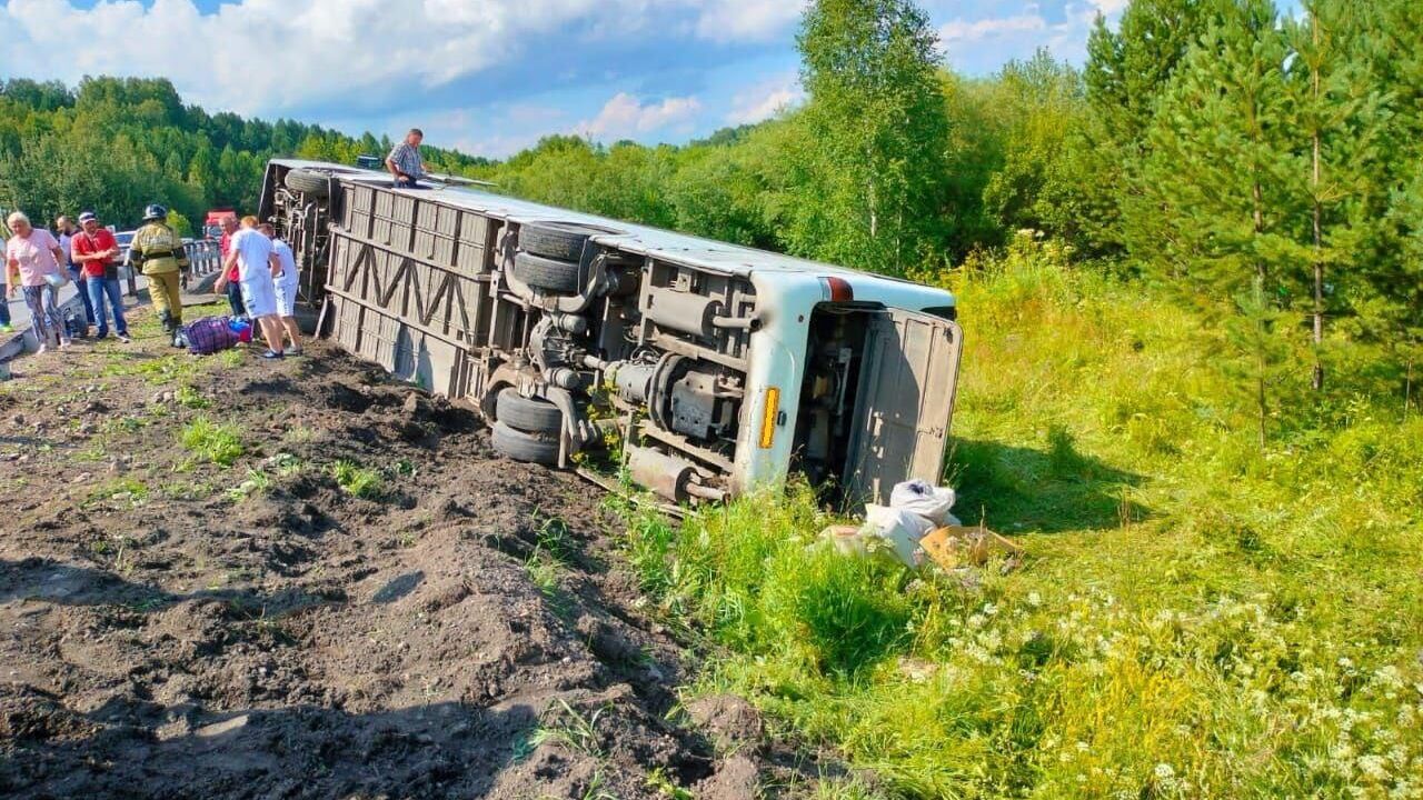 ДТП с участием автобуса в Кемеровской области ДТП с участием автобуса в Кемеровской области - РИА Новости, 1920, 26.07.2023
