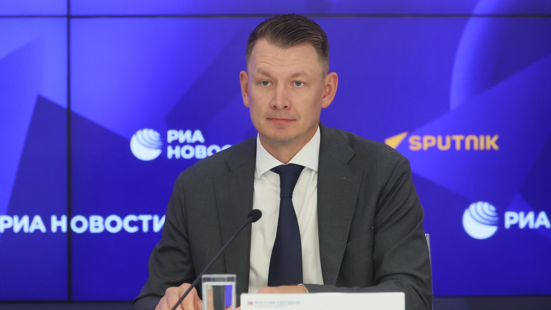 Председатель Комитета Совета Федерации по аграрно-продовольственной политике и природопользованию Александр Двойных Председатель Комитета Совета Федерации по аграрно-продовольственной политике и природопользованию Александр Двойных - РИА Новости, 1920, 26.07.2023