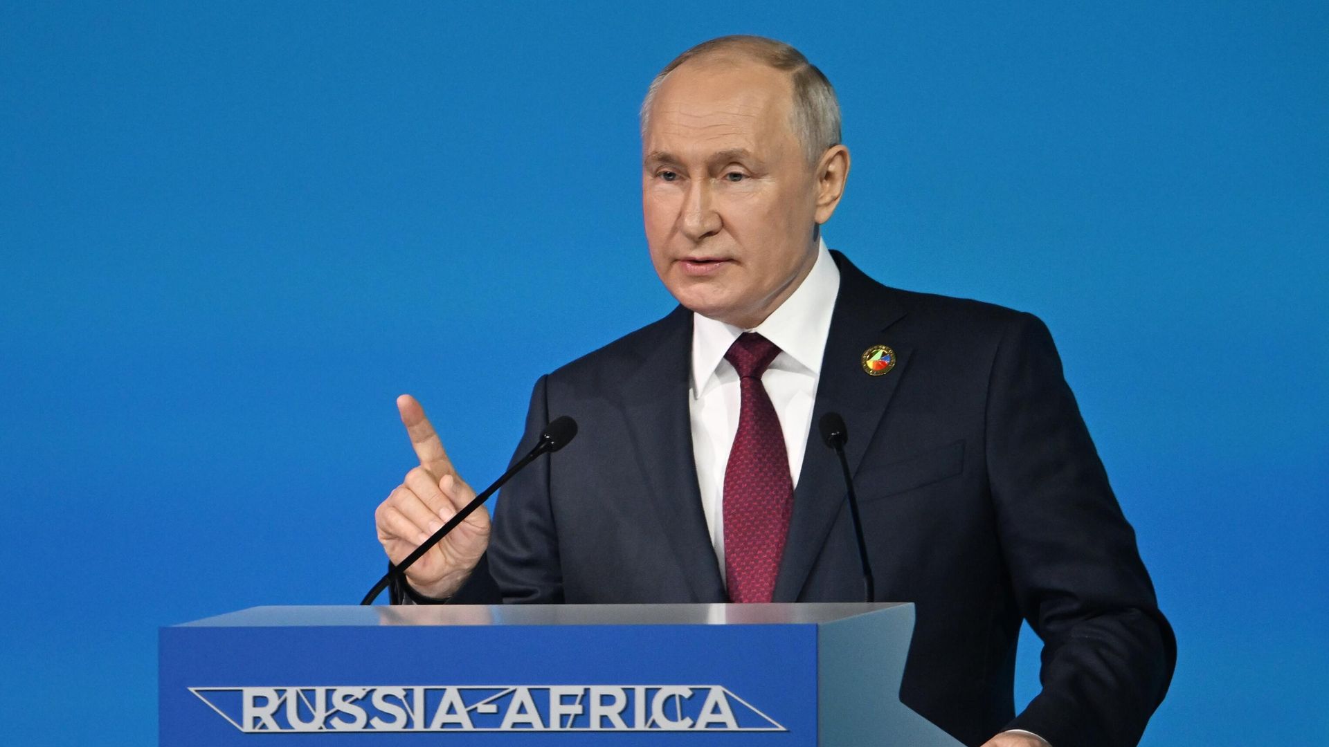 Президент РФ Владимир Путин выступает на пленарном заседании II Cаммита и форума Россия - Африка Президент РФ Владимир Путин выступает на пленарном заседании II Cаммита и форума Россия - Африка - РИА Новости, 1920, 27.07.2023